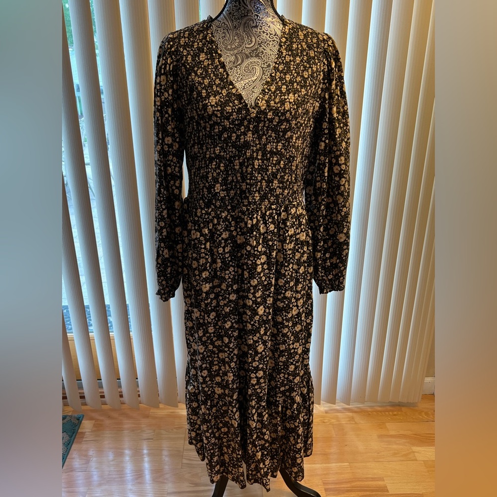 old navy XL floral dress with stretch